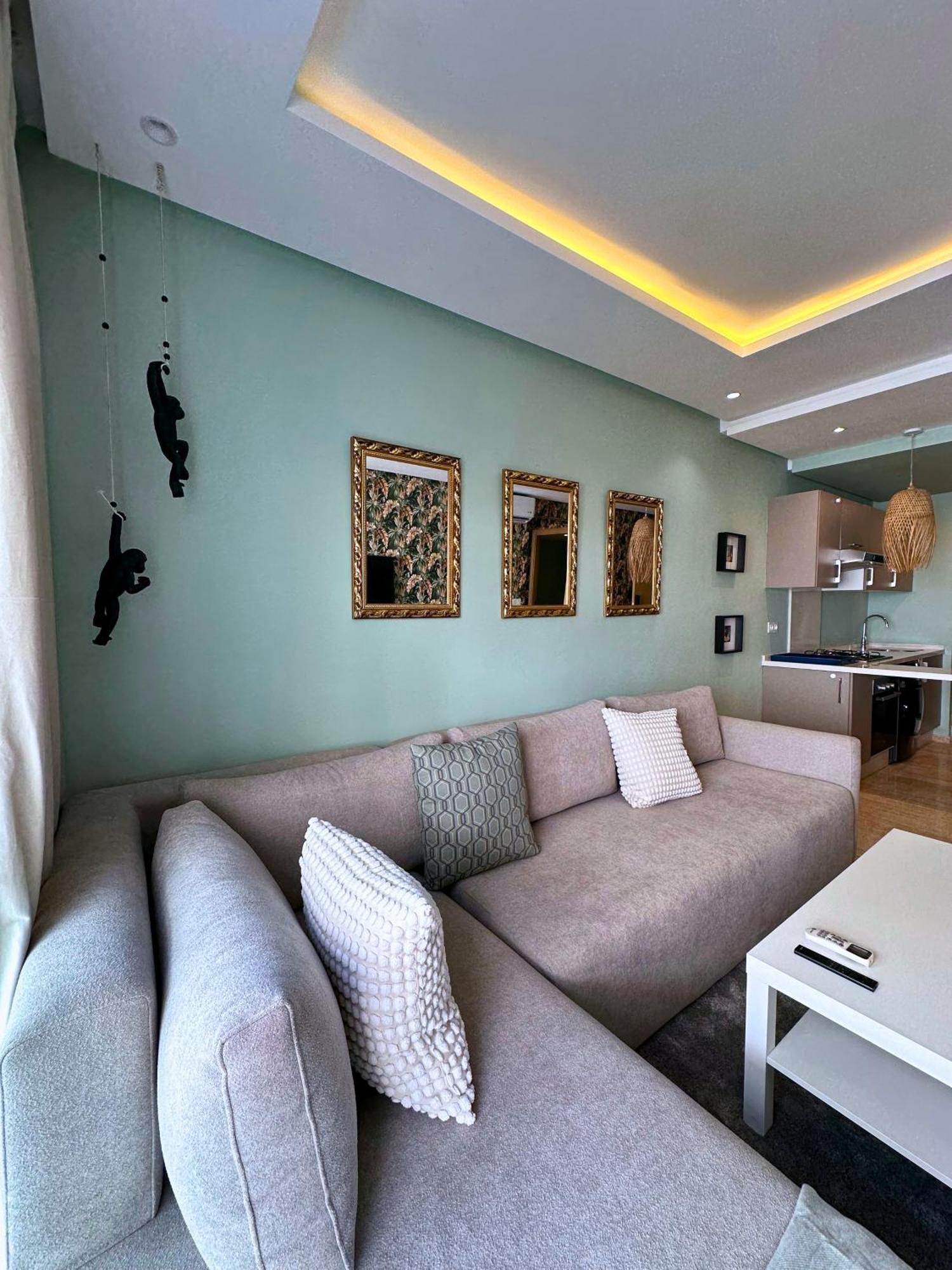 Nesty: Luxury 1br + Free Parking In Center